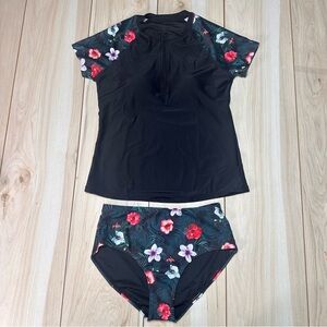 NWT Holipick 2 Piece ￼Short Sleeve RashGuard, Cap Sleeve,‎ Swimsuit, Size Small